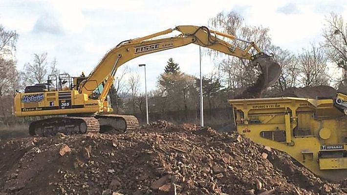 BIA levert Komatsu HB365-3 hybridegraafmachine aan Groep Fisse 