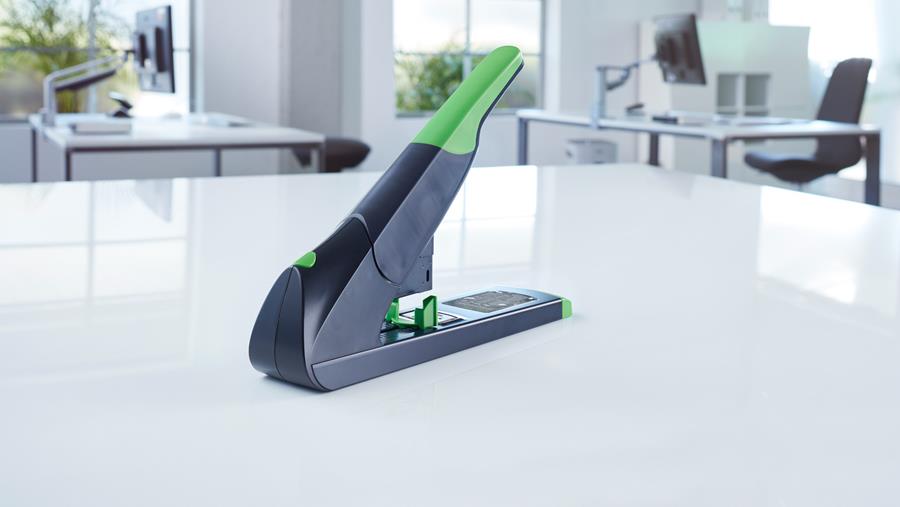 Agrafeuse grande capacité International Novus re+new B 56