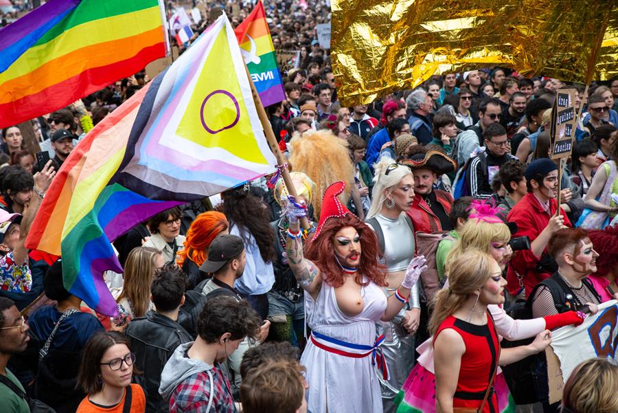 Accompagner la transidentité ne peut être restreint aux centres spécialisés, selon Prisme