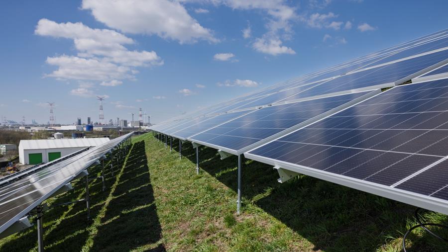 Indaver construit un parc solaire innovant sur des sites de décharge réhabilités