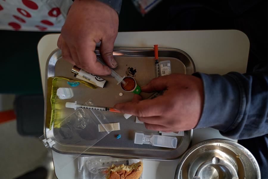 Salles de consommation à moindre risque : « Ici, on soigne autrement »