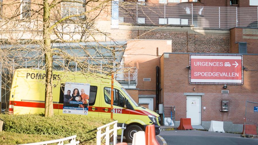 Soignants agressés à l'hôpital Saint-Pierre (Bruxelles): "La sécurité du personnel est une priorité", réagit Frank Vandenbroucke