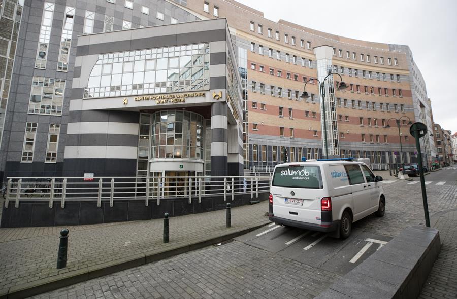 Mandat d'arrêt pour l'auteur de la double agression au couteau à l'hôpital Saint-Pierre