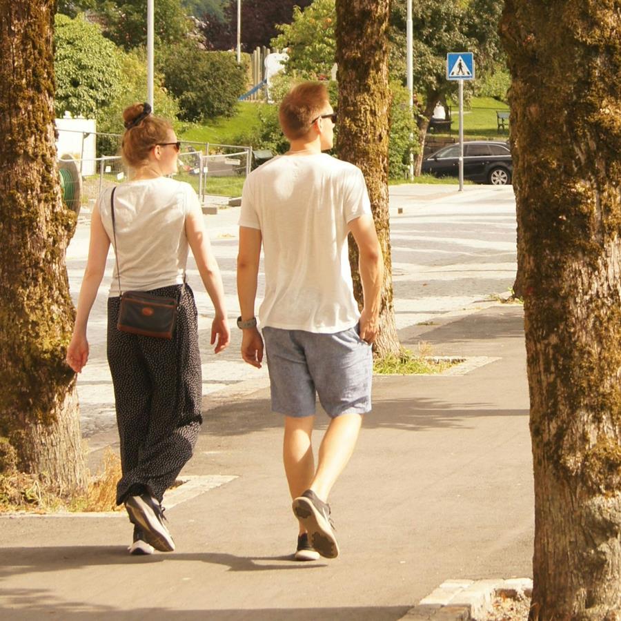 Marcher 7.000 pas par jour est extrêmement bénéfique pour la santé, selon une étude