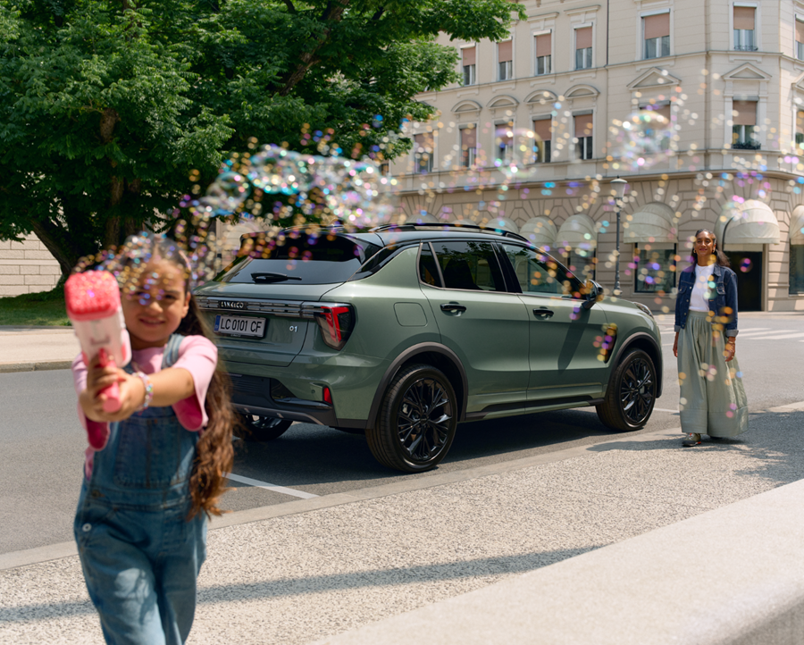 Lynk & Co viert vernieuwde 01 met ‘Wonder. Full'