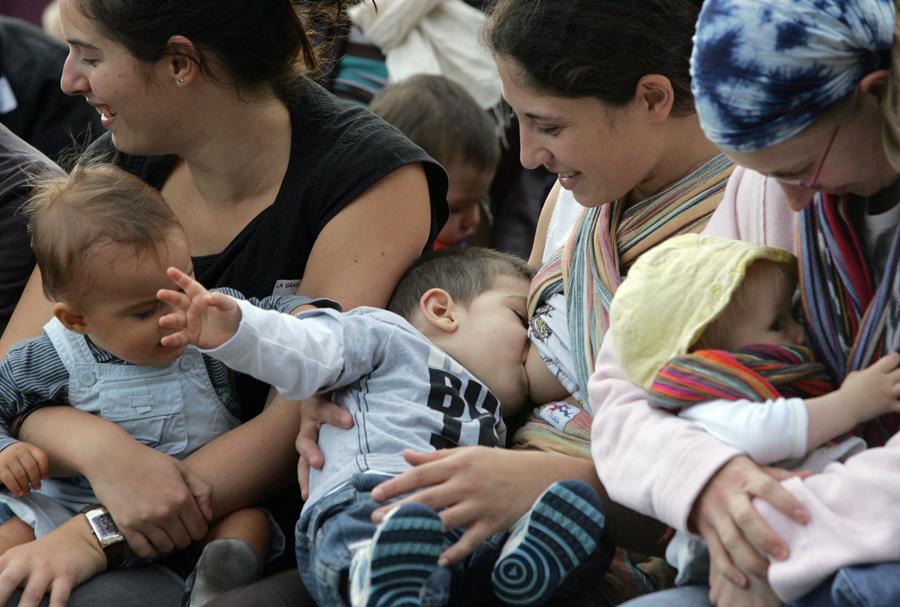 Les sages-femmes demandent un soutien structurel pour les mères qui allaitent
