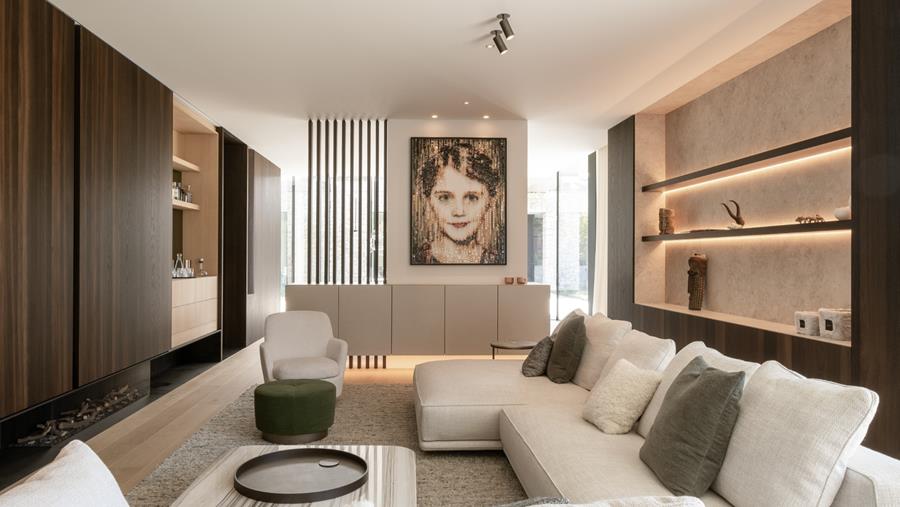 Serene villa waarin licht, hout en ruimte samenkomen