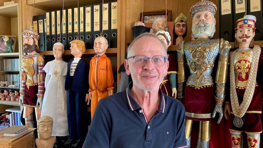 Michel Meurisse, de chirurgien pionnier de la transplantation à... sculpteur de marionnettes
