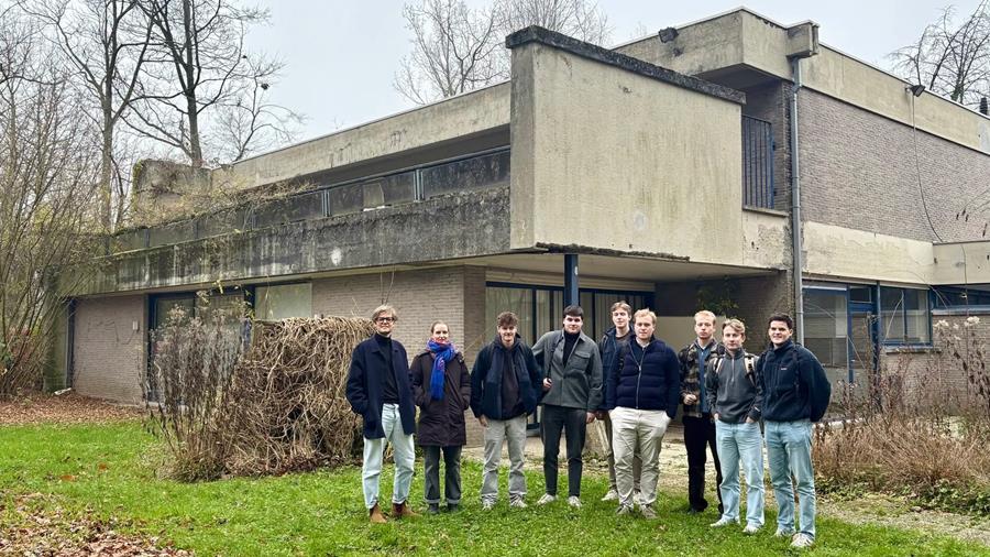 Des étudiants participent à la construction d'un laboratoire d'apprentissage innovant à Odisee Aalst