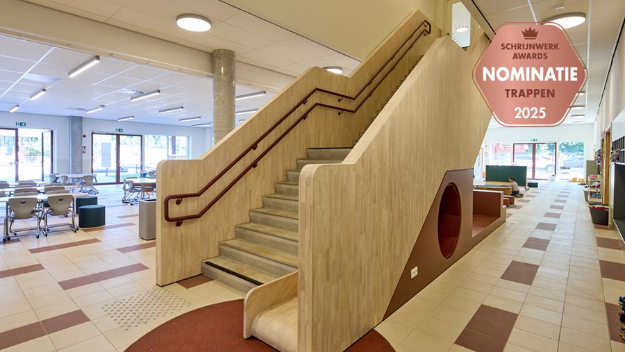 Trap en glijbaan vormen één speels geheel